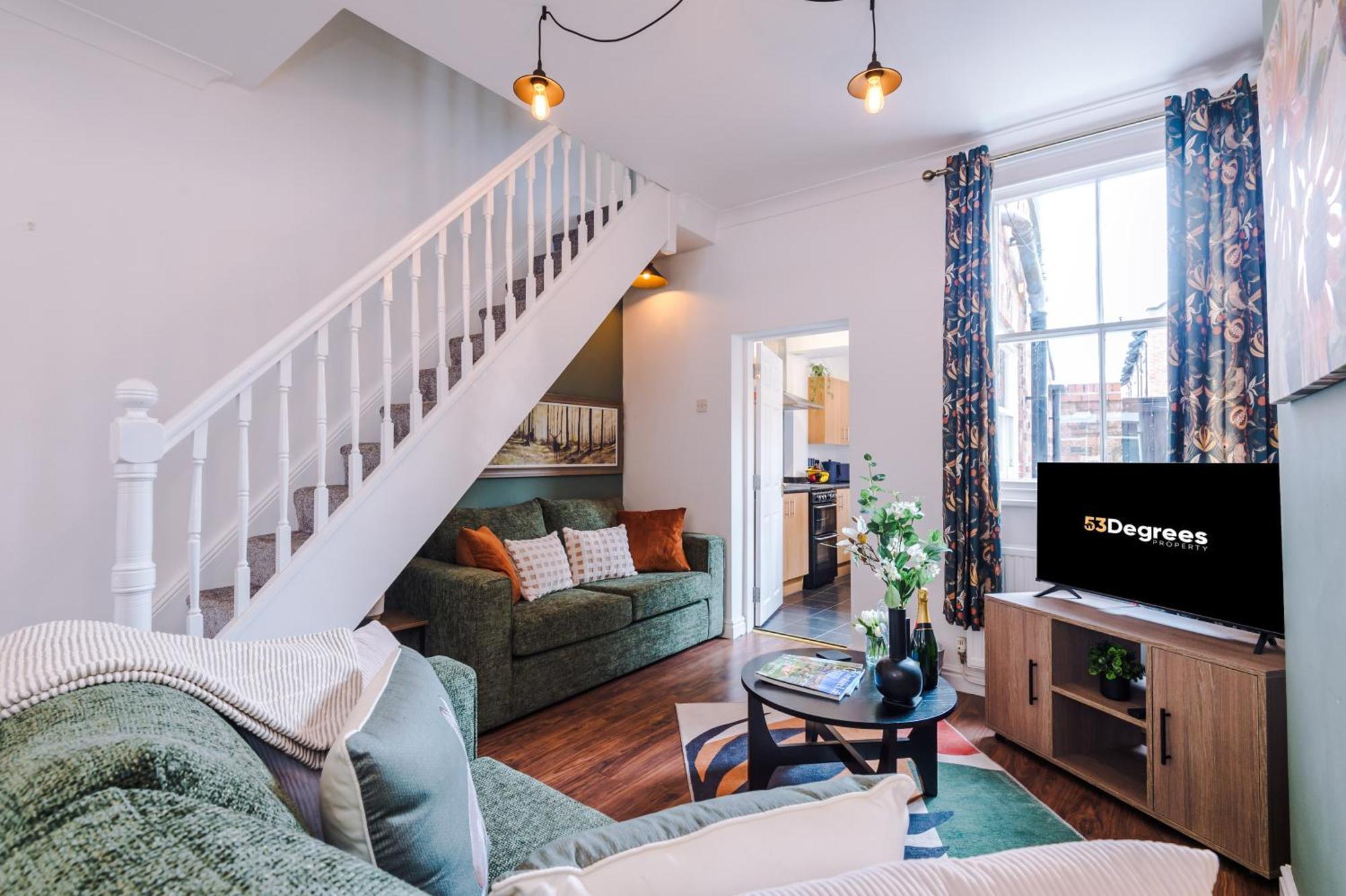 New! Stunning 2-Bed City-Centre Home In Chester By 53 Degrees Property - Ideal For Couples & Groups - Sleeps 6! מראה חיצוני תמונה