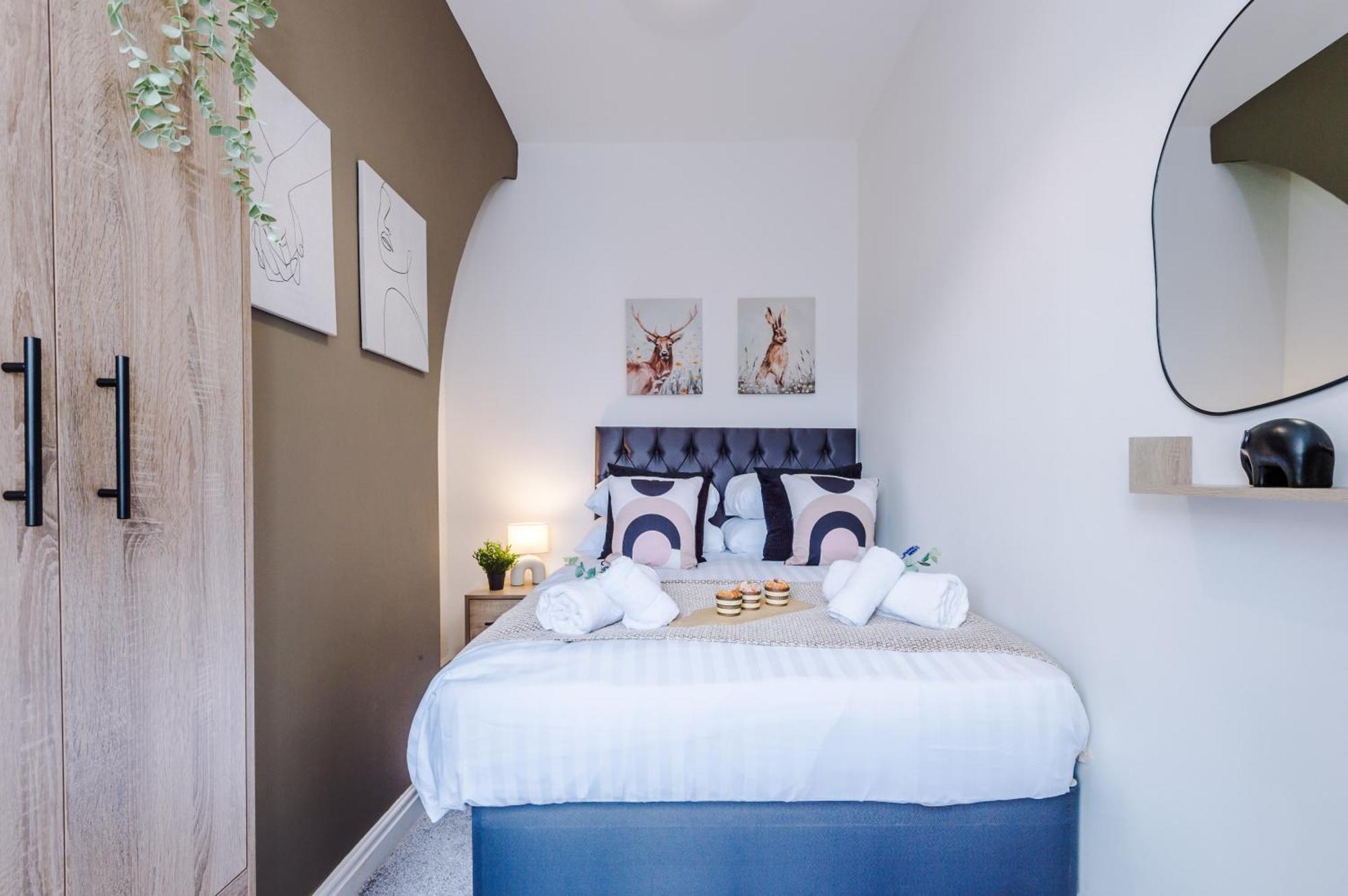New! Stunning 2-Bed City-Centre Home In Chester By 53 Degrees Property - Ideal For Couples & Groups - Sleeps 6! מראה חיצוני תמונה