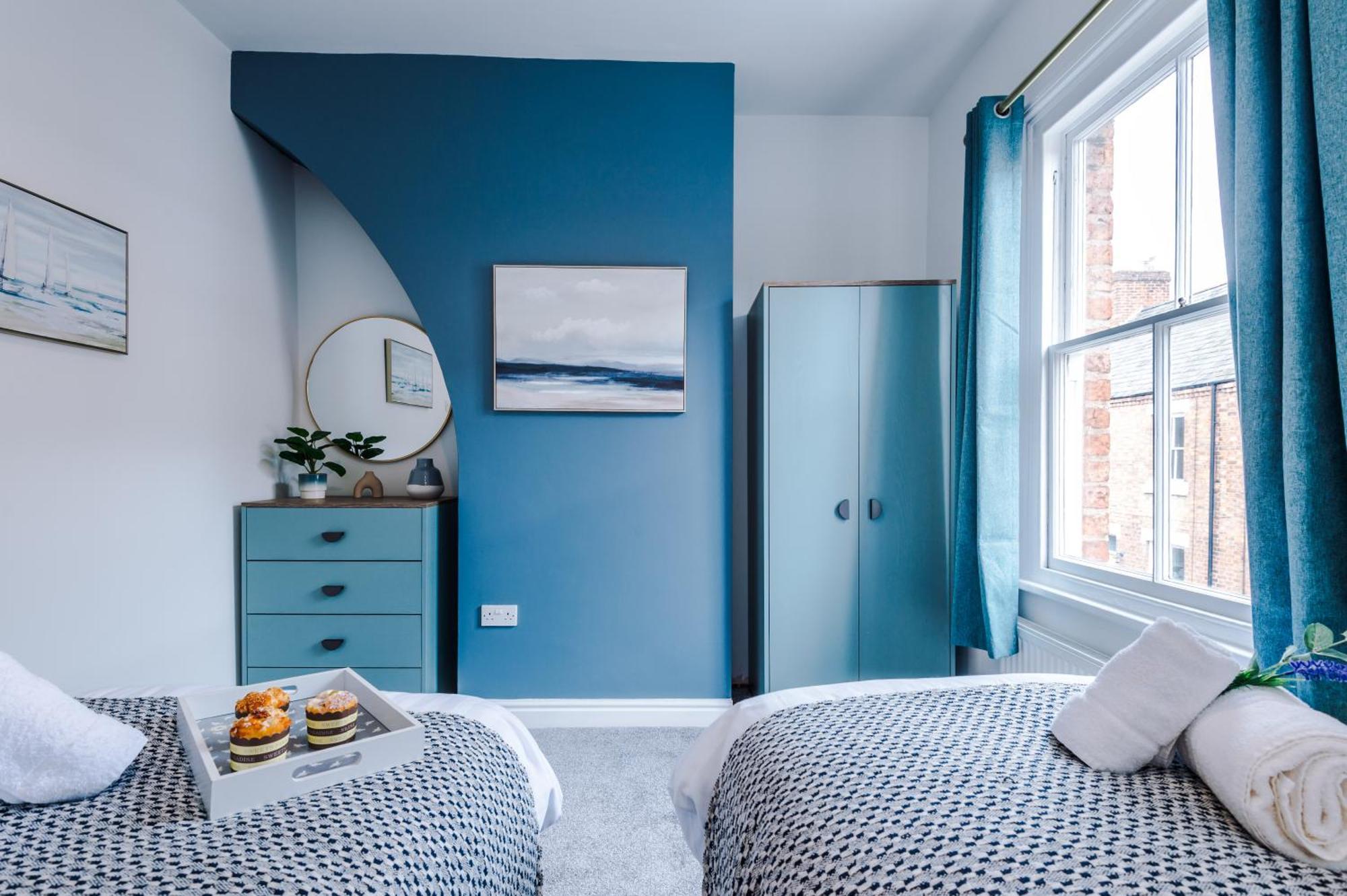 New! Stunning 2-Bed City-Centre Home In Chester By 53 Degrees Property - Ideal For Couples & Groups - Sleeps 6! מראה חיצוני תמונה